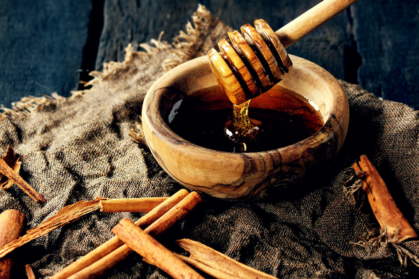 Manuka Honey and Cinnamon: a Healing Resource