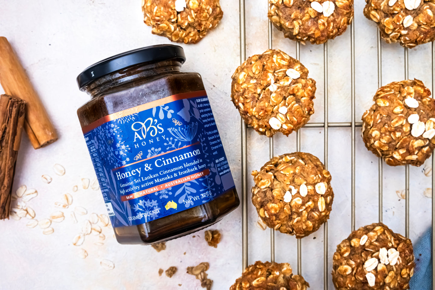 MANUKA HONEY AND CINNAMON